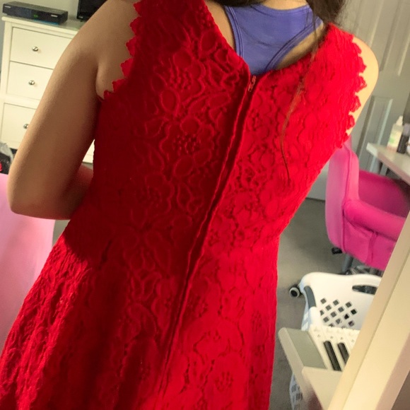 RED DRESS - Picture 3 of 5